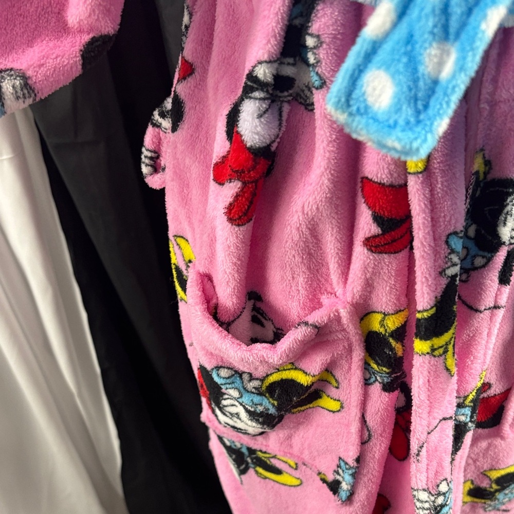 Disney Pink Kids Pajamas Robe - Picture 6 of 6